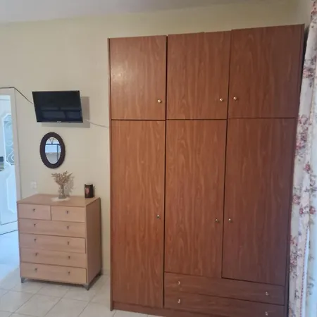 Aspasias Apartment *